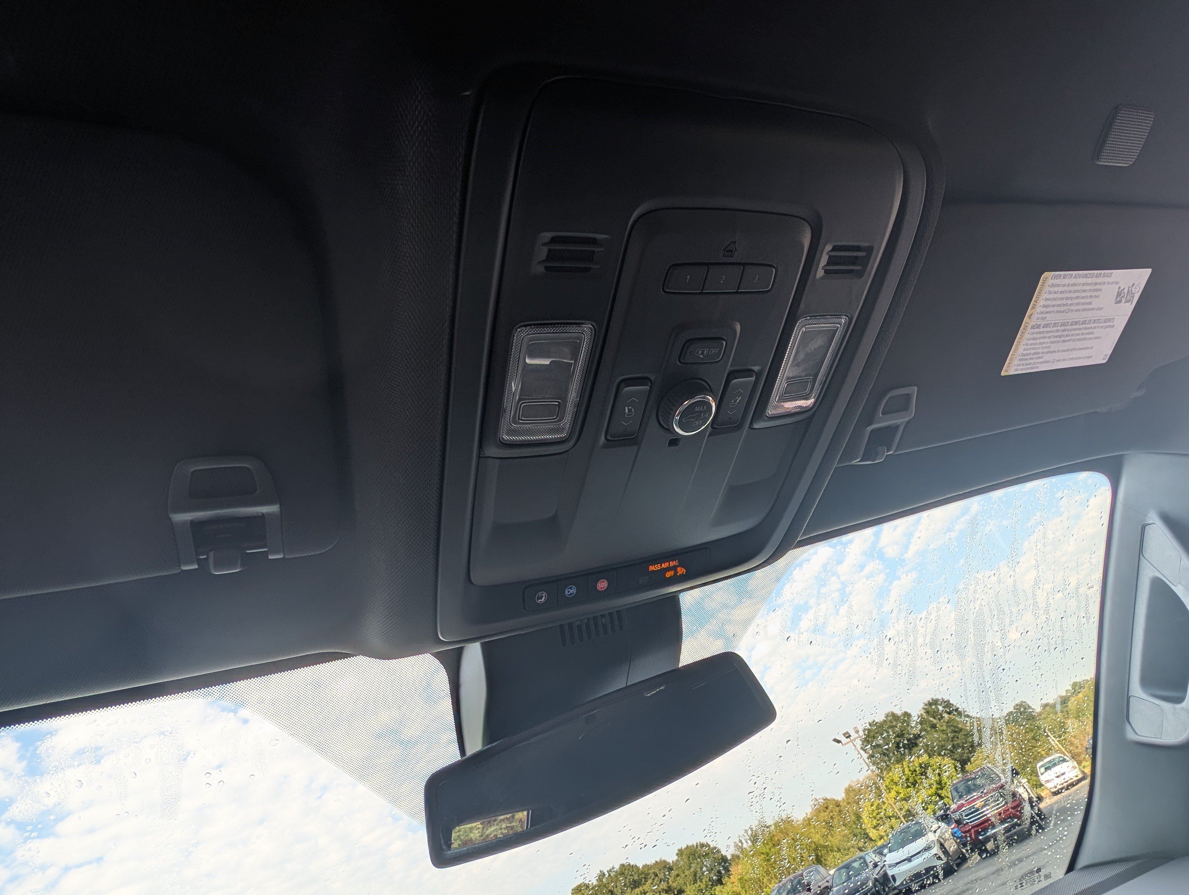 Used 2023 Chevrolet Tahoe LT w/ Luxury Package RWD image 31