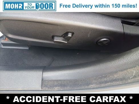 Used 2019 Dodge Charger SXT image 12