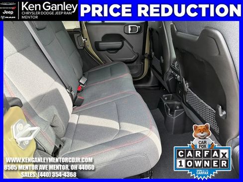 Certified 2025 Jeep Wrangler Unlimited Rubicon w/ Convenience Group AWD/4WD image 23