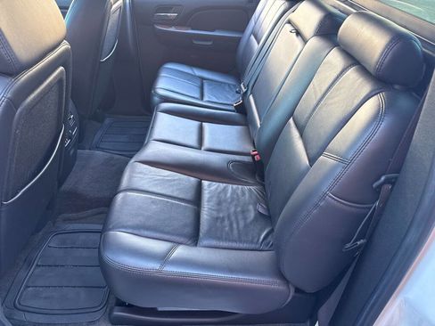 Used 2008 Chevrolet Avalanche LTZ w/ LTZ Preferred Equipment Group image 14