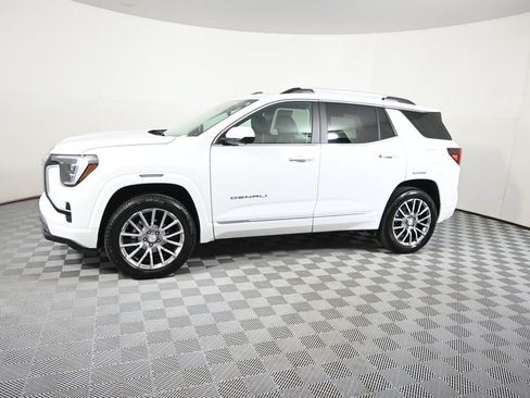 Used 2026 GMC Terrain Denali w/ LPO, Floor Liner Package AWD/4WD image 2