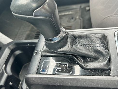 Used 2018 Toyota Tacoma TRD Sport AWD/4WD image 15