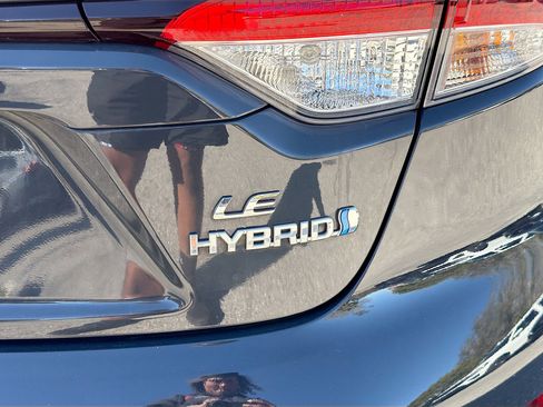 Used 2024 Toyota Corolla LE image 11