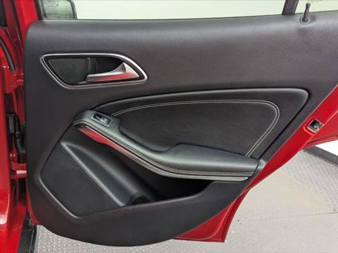 Used 2018 Mercedes-Benz GLA 250 4MATIC image 19