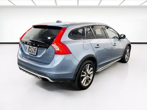Used 2018 Volvo V60 T5 Cross Country w/ Convenience Package AWD/4WD image 4