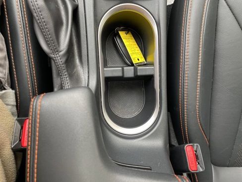 Used 2022 Subaru Crosstrek 2.5i Limited w/ Moonroof Package 2 image 12