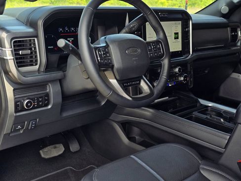 Used 2025 Ford F350 Platinum AWD/4WD image 33