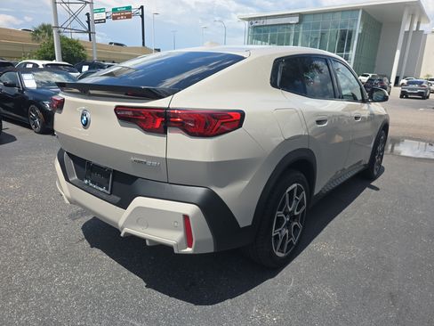 Used 2026 BMW X2 xDrive28i AWD/4WD image 3