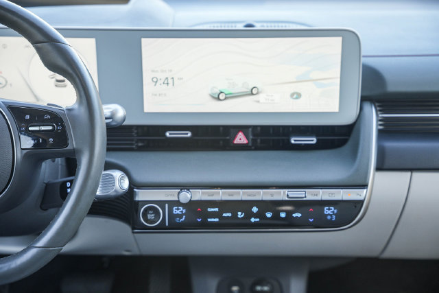 Certified 2023 Hyundai Ioniq 5 Limited AWD/4WD image 16