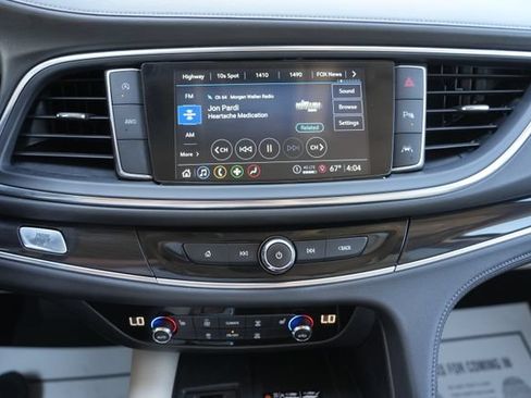 Used 2023 Buick Enclave Essence AWD/4WD image 28