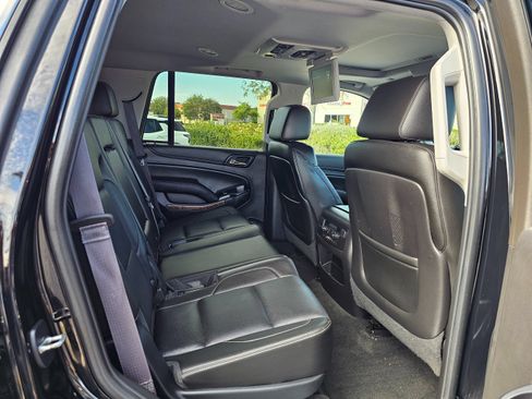 Used 2015 Chevrolet Tahoe LTZ AWD/4WD image 35
