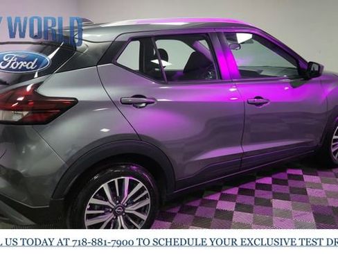 Used 2024 Nissan Kicks SV image 7