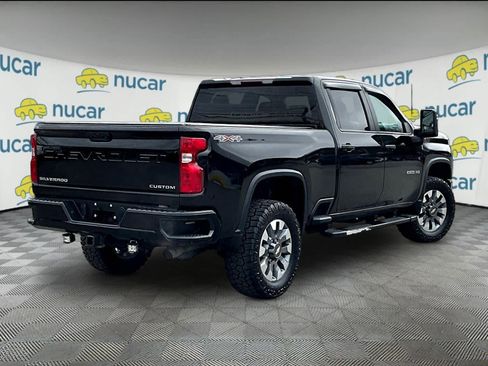 Used 2023 Chevrolet Silverado 2500 Custom w/ Custom Value Package image 6