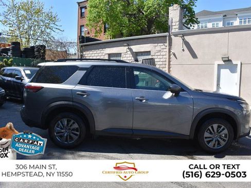 Used 2025 Nissan Pathfinder SV FWD image 5