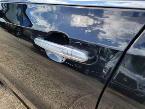 Used 2024 Cadillac XT4 Premium Luxury image 10