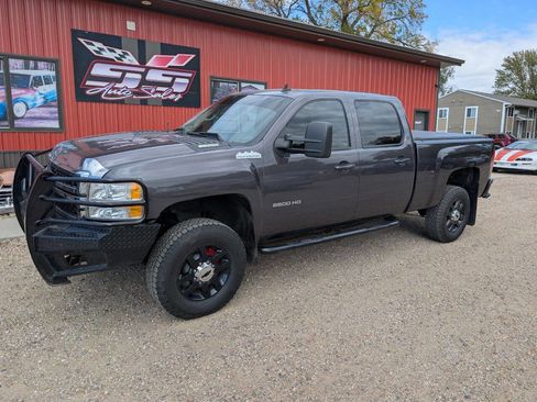 Used 2011 Chevrolet Silverado 2500 LTZ w/ LTZ Plus Package image 2