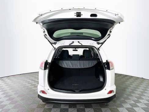 Used 2016 Toyota RAV4 LE AWD/4WD image 26
