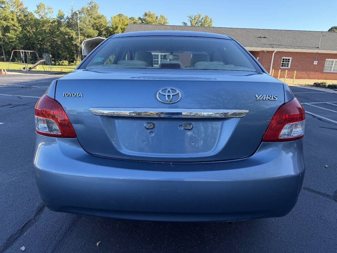 Used 2008 Toyota Yaris Sedan w/ Convenience Pkg FWD image 6
