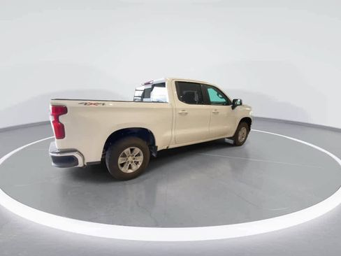 Used 2019 Chevrolet Silverado 1500 LT w/ Convenience Package AWD/4WD image 8