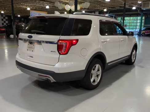 Used 2016 Ford Explorer XLT w/ Equipment Group 202A AWD/4WD image 8