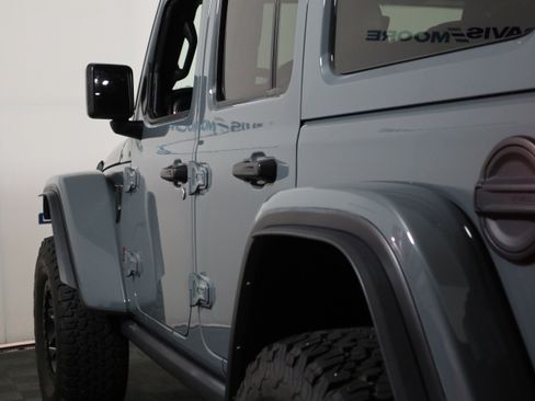 Used 2024 Jeep Wrangler Unlimited Rubicon AWD/4WD image 10