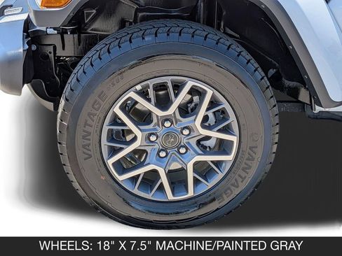 Used 2025 Jeep Wrangler Unlimited Sahara AWD/4WD image 11