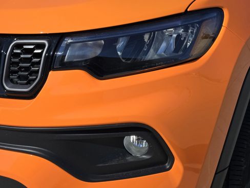 New 2026 Jeep Compass Latitude image 7