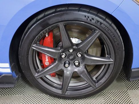 Used 2022 Ford Mustang Shelby GT500 w/ Carbon Fiber Track Pack RWD image 25