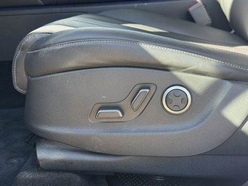 Used 2025 Genesis GV80 2.5T Standard image 16