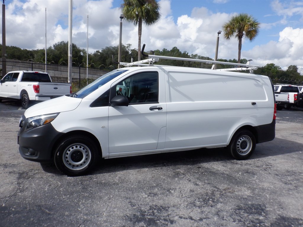 Used 2023 Mercedes-Benz Metris image 2