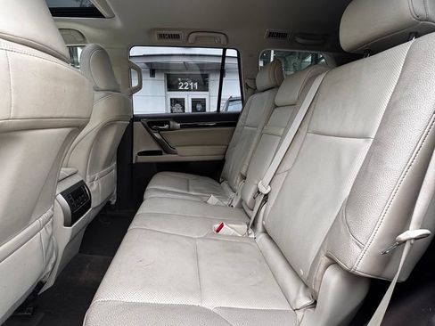Used 2014 Lexus GX 460 w/ Premium Package AWD/4WD image 22