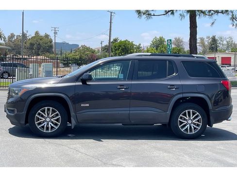 Used 2017 GMC Acadia SLE w/ Driver Alert Package I AWD/4WD image 3
