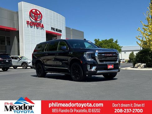 Used 2023 GMC Yukon XL SLT AWD/4WD image 1