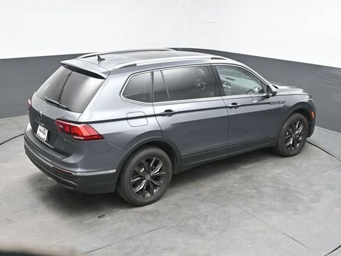 Used 2023 Volkswagen Tiguan SE AWD/4WD image 34