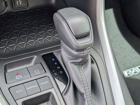 Used 2025 Toyota RAV4 XLE image 18