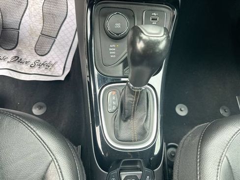 Used 2020 Jeep Compass Limited AWD/4WD image 21