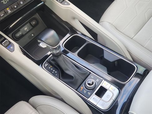 Certified 2022 Kia Telluride SX w/ SX Prestige Package image 19