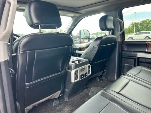 Used 2018 Ford F150 Lariat w/ Heavy-Duty Payload Package AWD/4WD image 18