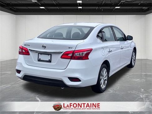 Used 2019 Nissan Sentra SV image 5