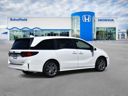 New 2026 Honda Odyssey Touring image 3