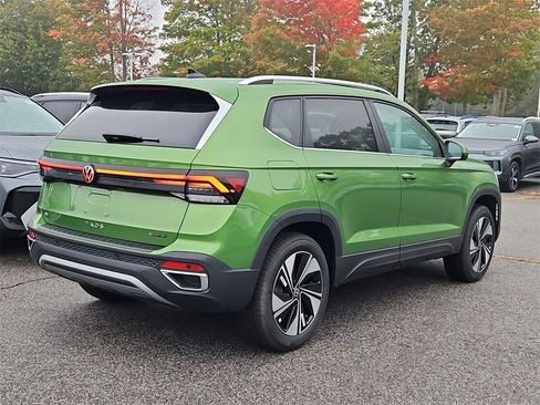 New 2025 Volkswagen Taos SE image 2