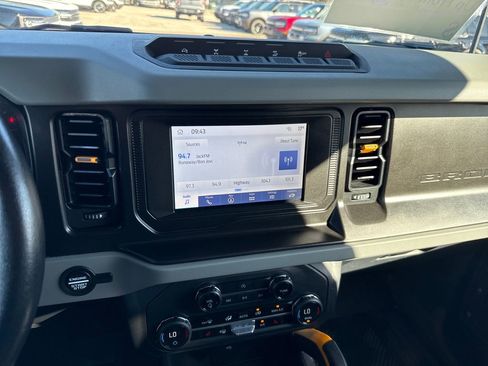 Certified 2023 Ford Bronco Badlands w/ Sasquatch Package image 18