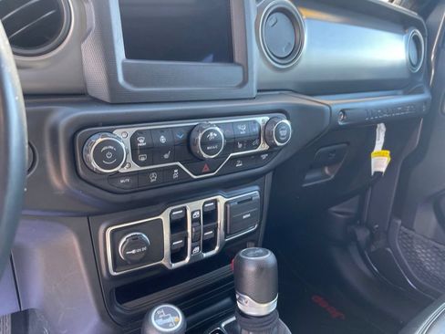 Used 2022 Jeep Wrangler Unlimited Sport AWD/4WD image 18