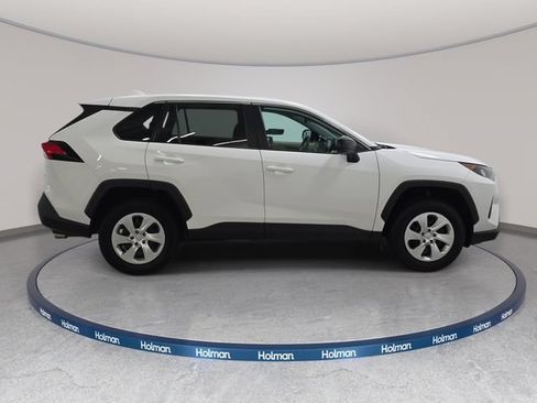Used 2022 Toyota RAV4 LE AWD/4WD image 5