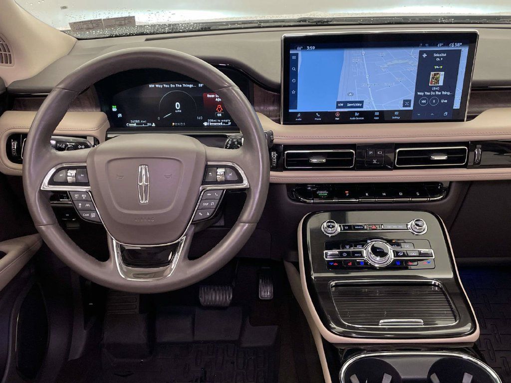 Used 2022 Lincoln Nautilus Reserve w/ Equipment Group 201A AWD/4WD image 27