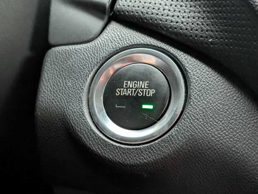 Used 2020 Chevrolet Equinox Premier FWD image 35