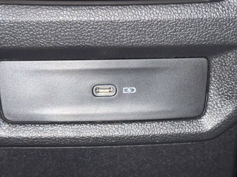 New 2025 Volkswagen Taos SE image 24