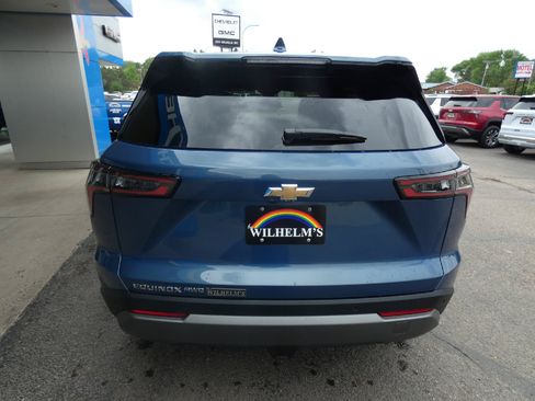 New 2026 Chevrolet Equinox LT w/ Convenience Package II AWD/4WD image 4