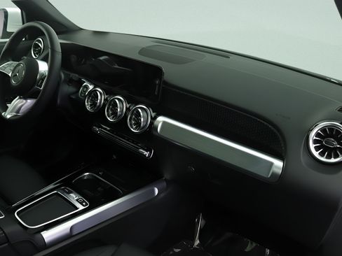 Certified 2026 Mercedes-Benz GLB 250 image 22
