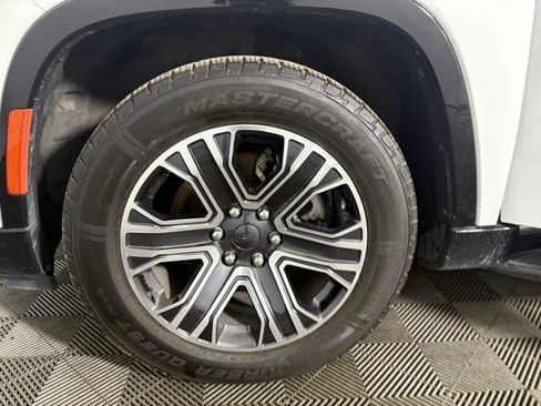 Used 2024 Jeep Wagoneer L Series II image 21